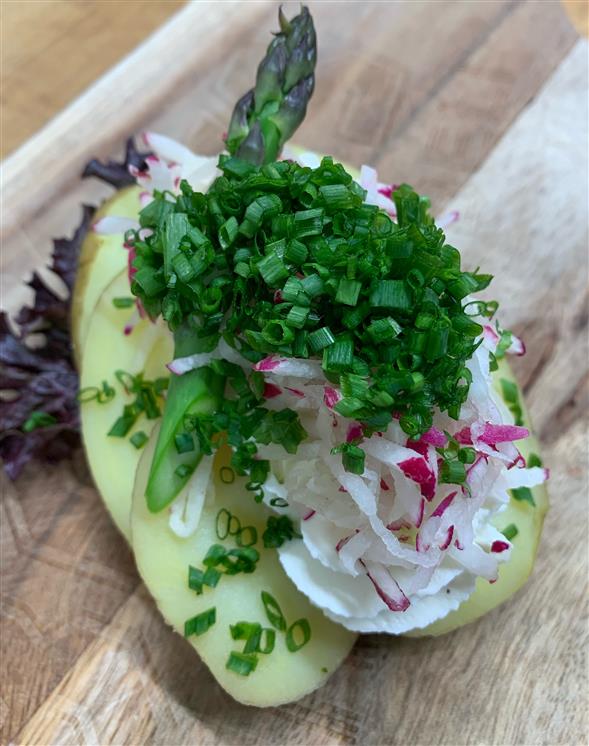 Smørrebrød m/kartoffel og rygeost